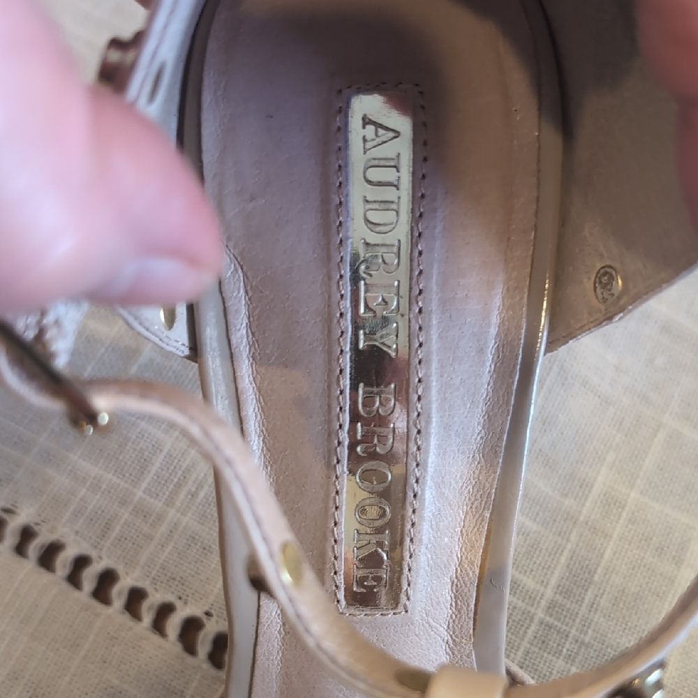 Audrey Brooke Nude Studded Heels size 7 - Picture 6 of 6